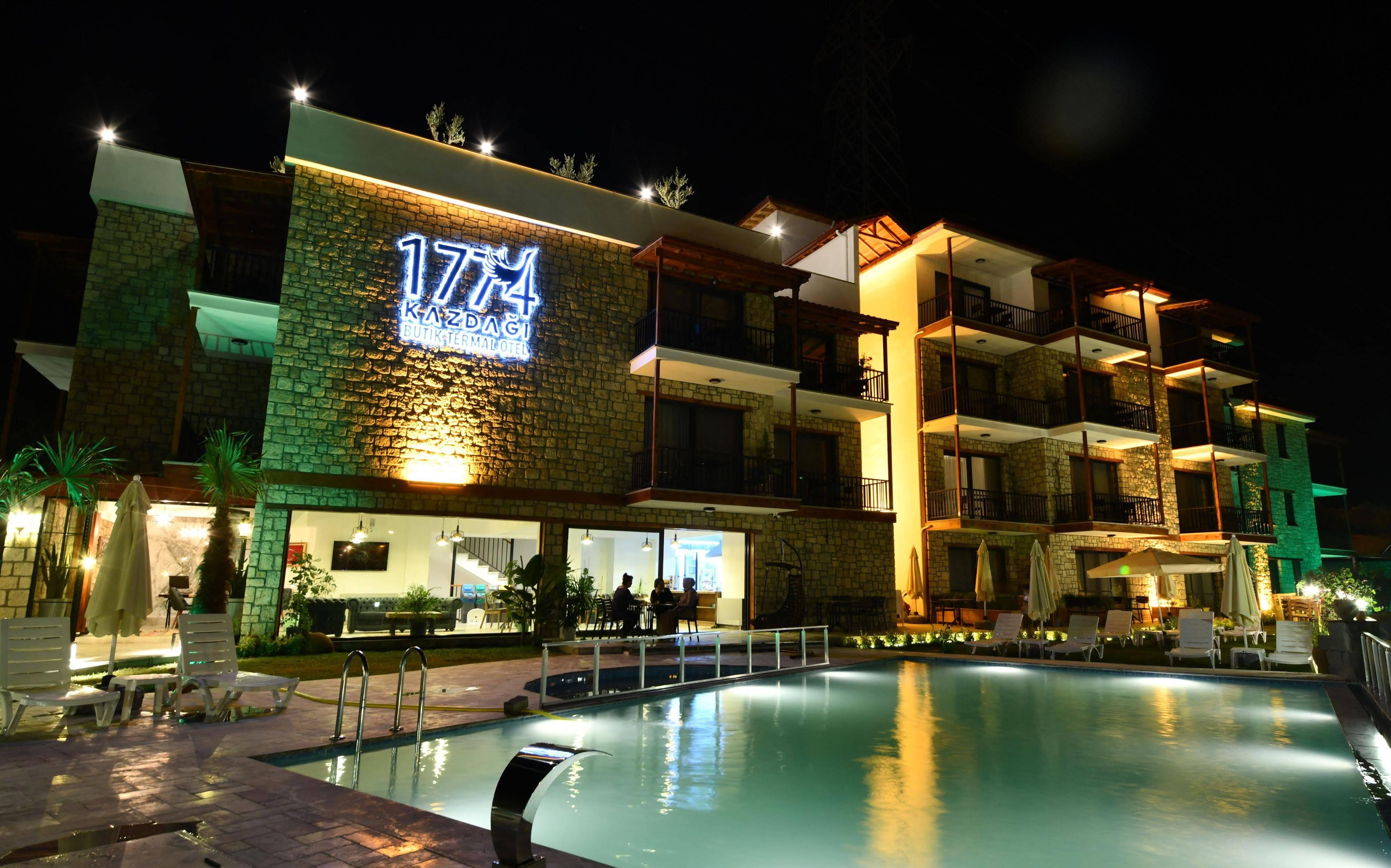 1774 คัสดากิ เทอมอล บูทิก โอเทล Hotel Gure ภายนอก รูปภาพ
